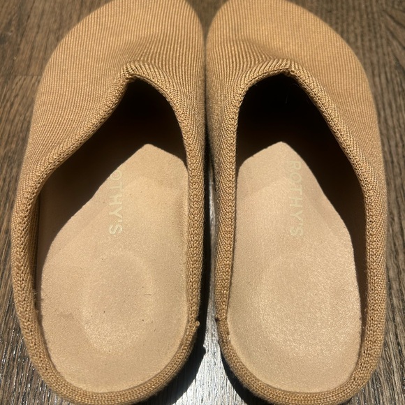 Rothy's The Casual Clog in Butternut - Picture 4 of 7